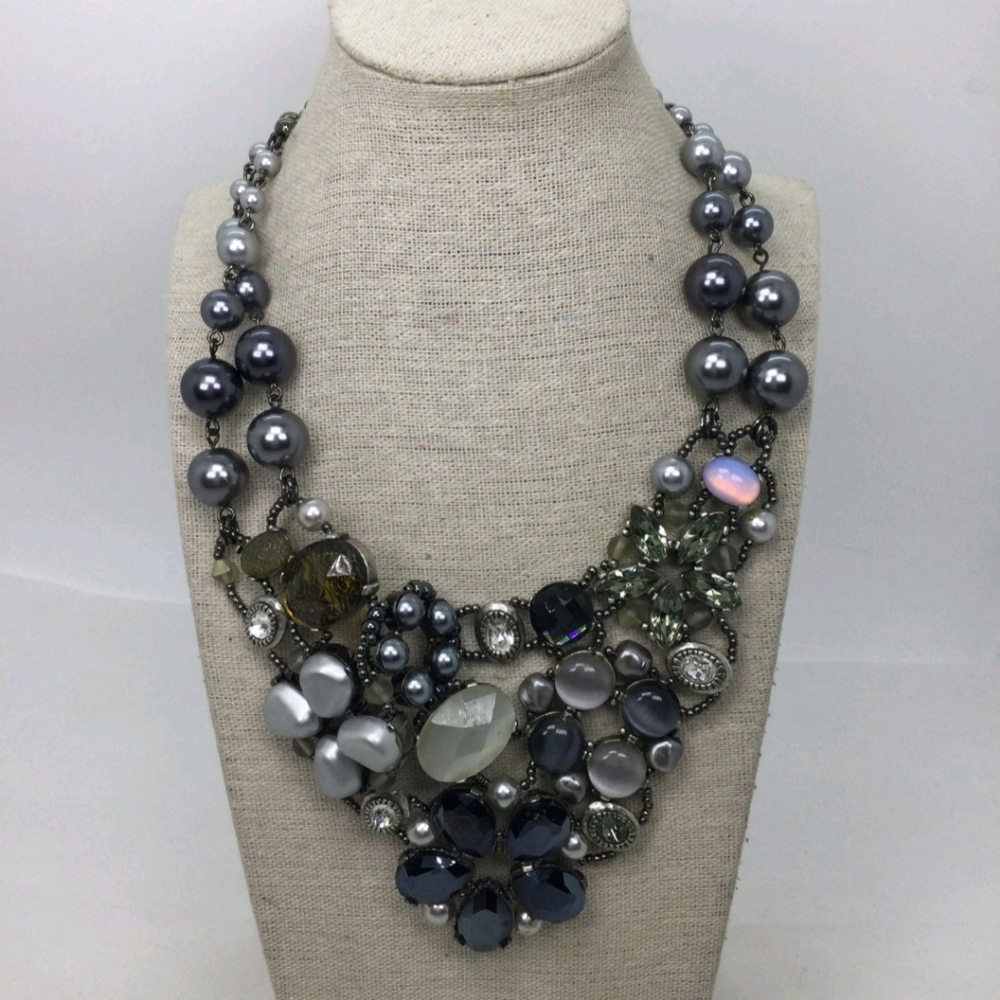 Chico's Faux Pearl Rhinestone Statement Necklace EUC 16" - Picture 2 of 6